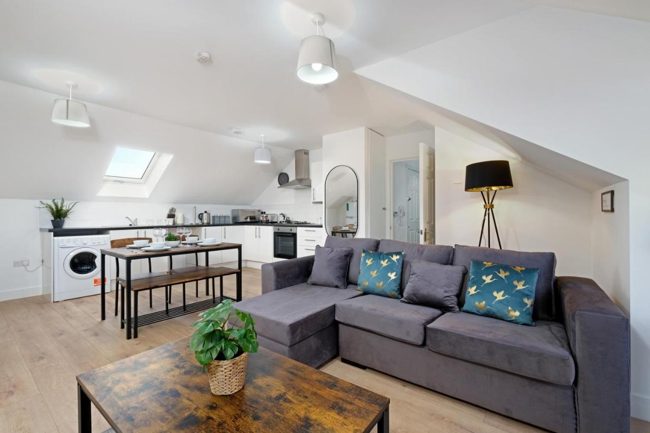 Pinewood Studios, Iver Slough Heathrow 1 & 2 Bedroom Apartments With Parking By Arista Living Bagian luar foto