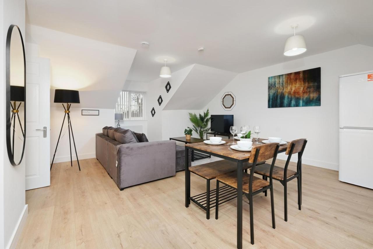 Pinewood Studios, Iver Slough Heathrow 1 & 2 Bedroom Apartments With Parking By Arista Living Bagian luar foto