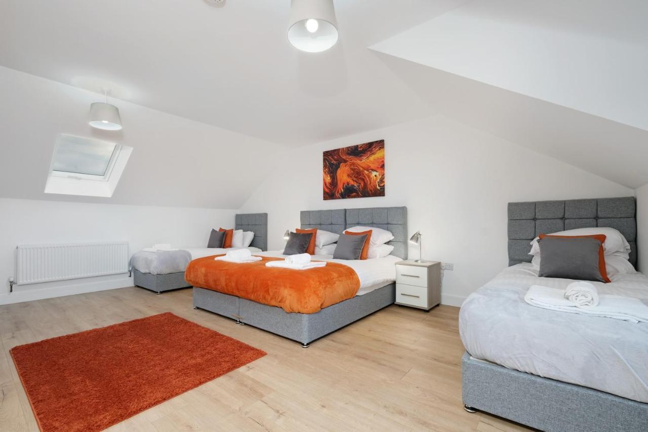 Pinewood Studios, Iver Slough Heathrow 1 & 2 Bedroom Apartments With Parking By Arista Living Bagian luar foto