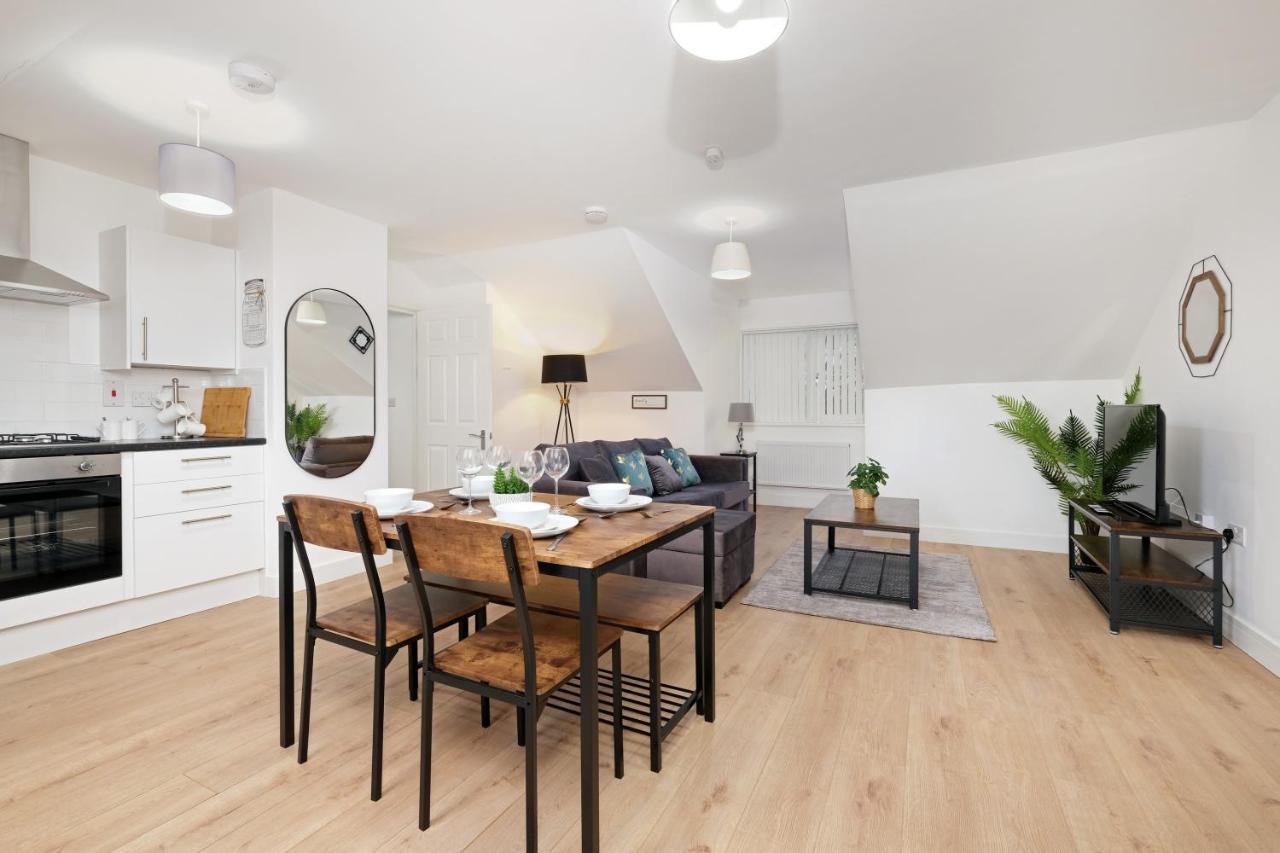 Pinewood Studios, Iver Slough Heathrow 1 & 2 Bedroom Apartments With Parking By Arista Living Bagian luar foto
