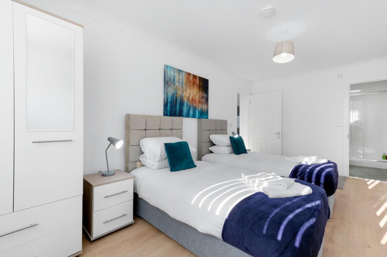 Pinewood Studios, Iver Slough Heathrow 1 & 2 Bedroom Apartments With Parking By Arista Living Bagian luar foto