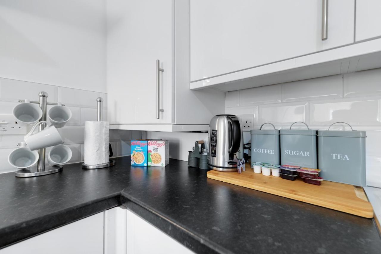 Pinewood Studios, Iver Slough Heathrow 1 & 2 Bedroom Apartments With Parking By Arista Living Bagian luar foto